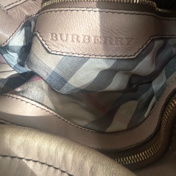 Burberry Calfskin shoulder bag. Authentic - Picture 9 of 16